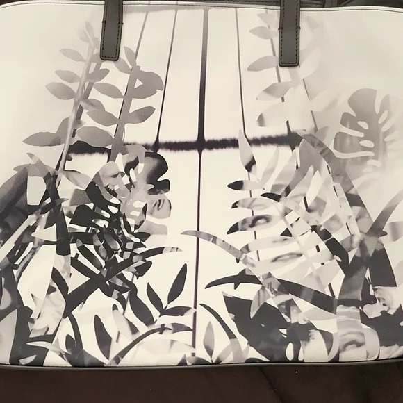 Akris Ai Tote NWT